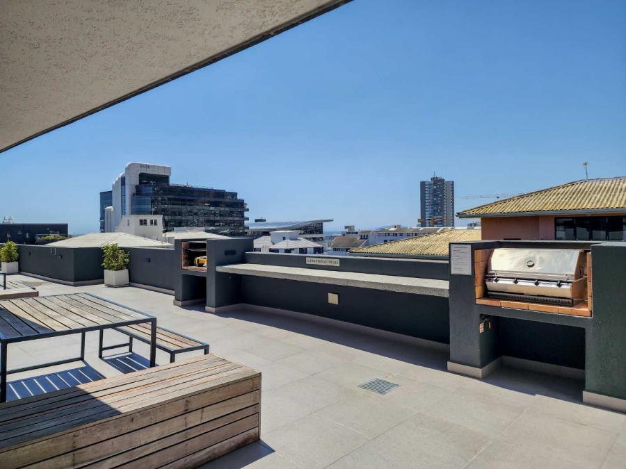 1 Bedroom Property for Sale in Sea Point Western Cape